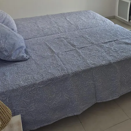דירה With Terrace Near The